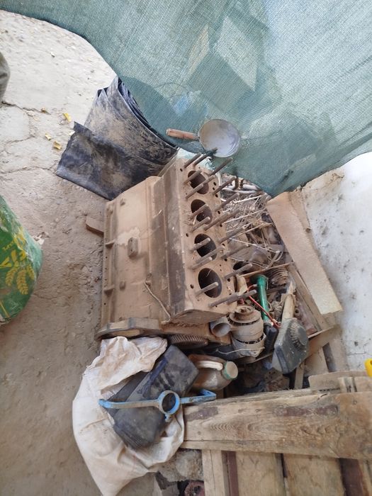 Traktor sotiladi jihozlari bilan birga, oladigan qiziqadigan keishi mn