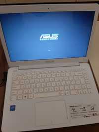 Лаптоп Asus E402M