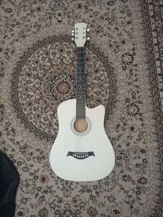 Гитара акустическая 2