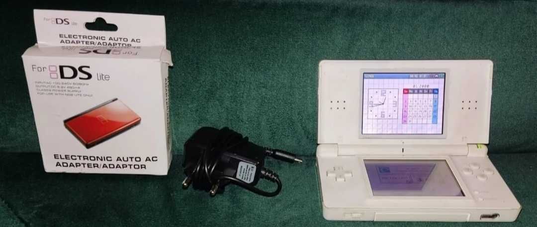 SET Consola Nintendo DS Lite, incarcator, cutie +5 jocuri DS Originale