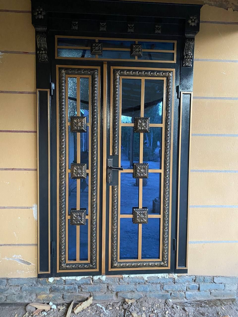 Sifatli temir eshiklar kafolati bilan