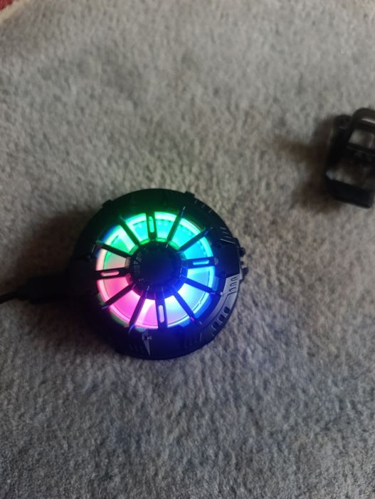 Работи перфектно. Става за секи телефон