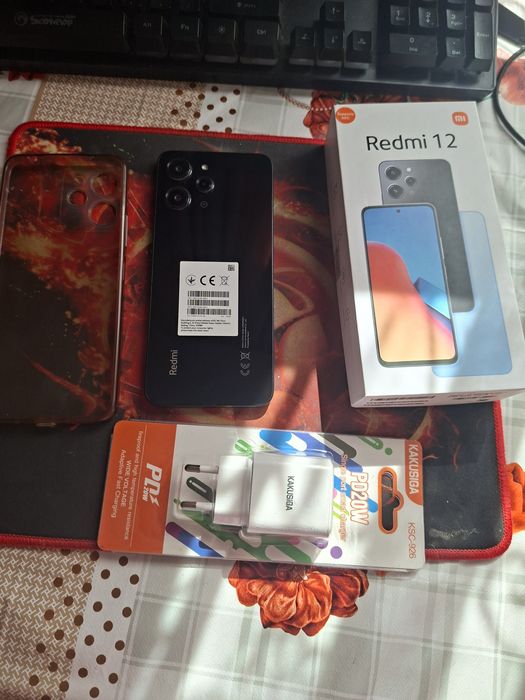 Vând Xiaomi Redmi 12