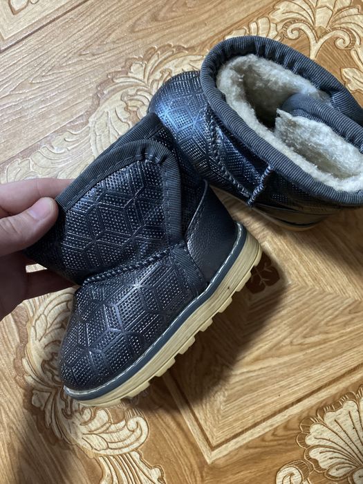 Детская обувь продам