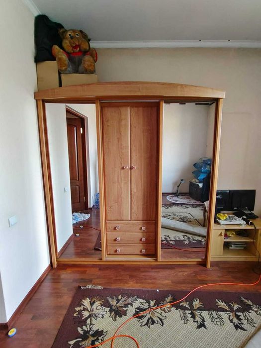 Продам шифоньер срочно