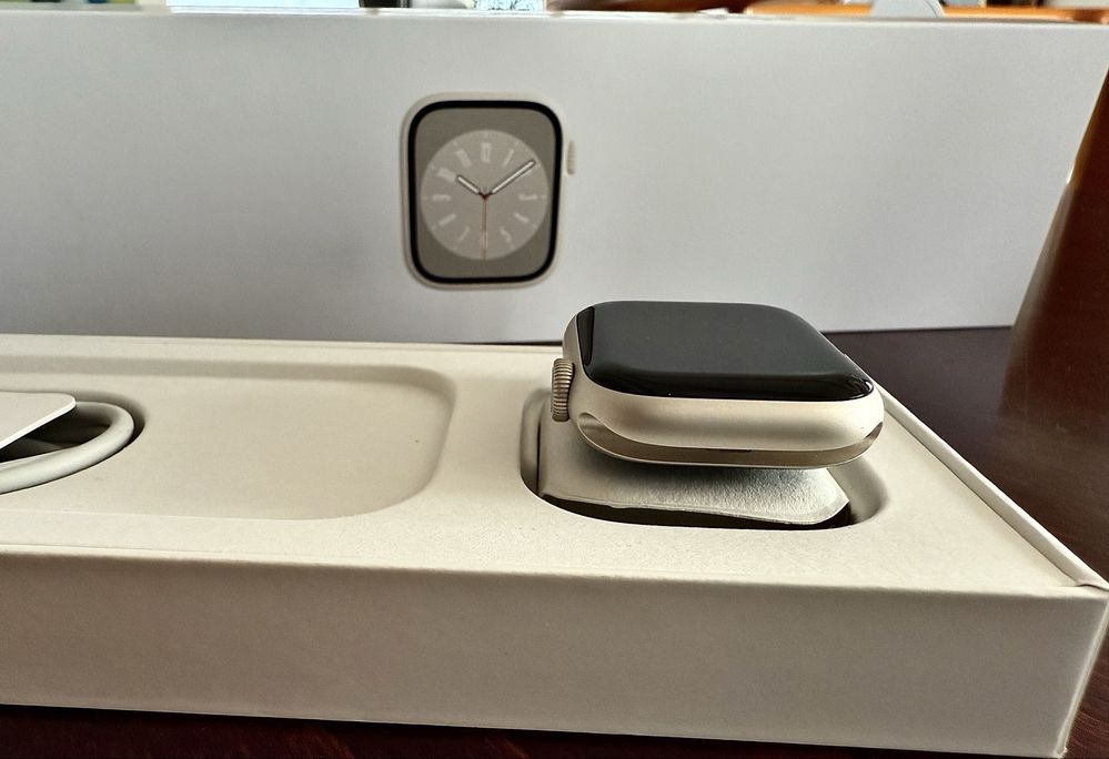 iWatch series 8, 41 мм