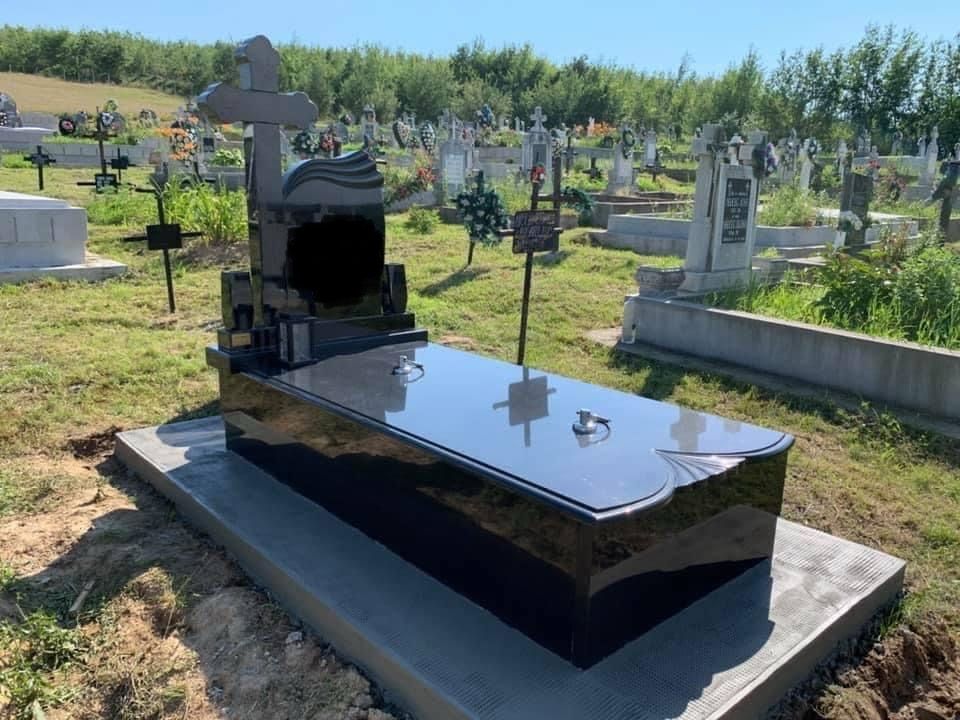 Execut imprejmuiri morminte si monumente funerare