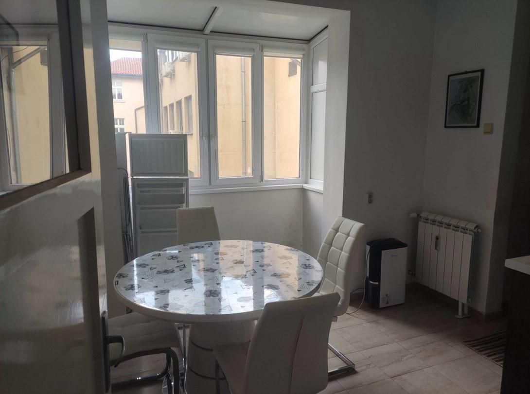 Дава се под наем Двустаен апартамент в София, Център - 95 кв.м за 1000 € - Снимка #3