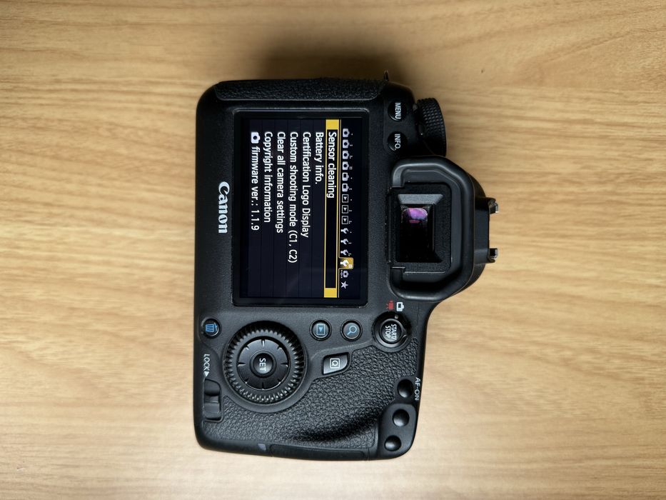 Canon 6D + Обектив Canon 50mm/1.4 + Yongnuo 35mm/2