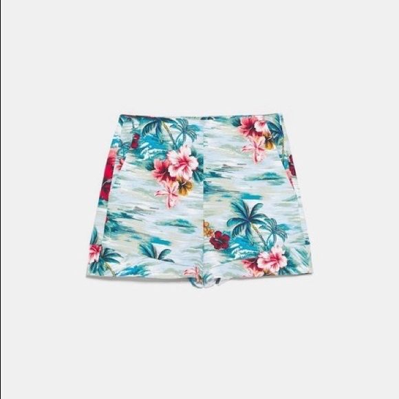 Къси панталонки Zara