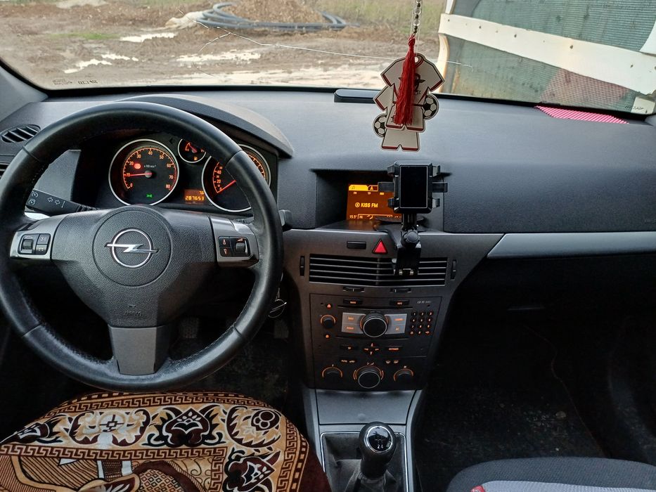 Vând  Opel  astra H 1.6 twinport benzina  si gpl