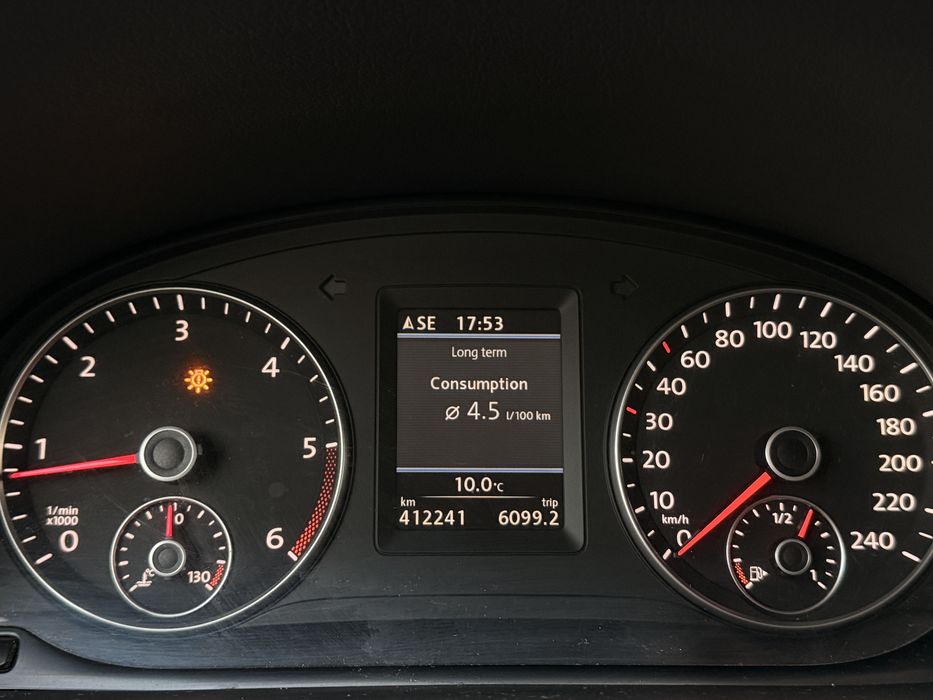 Volskwagen Touran 2.0, 2011,7 locuri