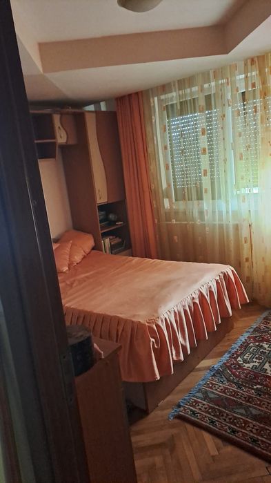 Apartament 3 camere de vanzare