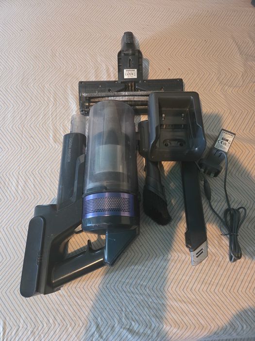 Aspirator samsung pe baterii