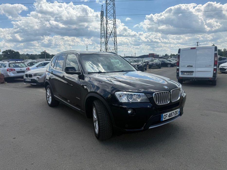 BMW X3 2.0D X-Drive 
M Paket 
X DRIVE [ 4x4]
An 2013
216000km km reali