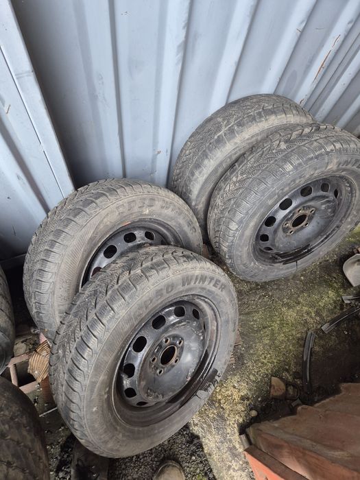 Vând jante de tabla cu tot cu amvelope