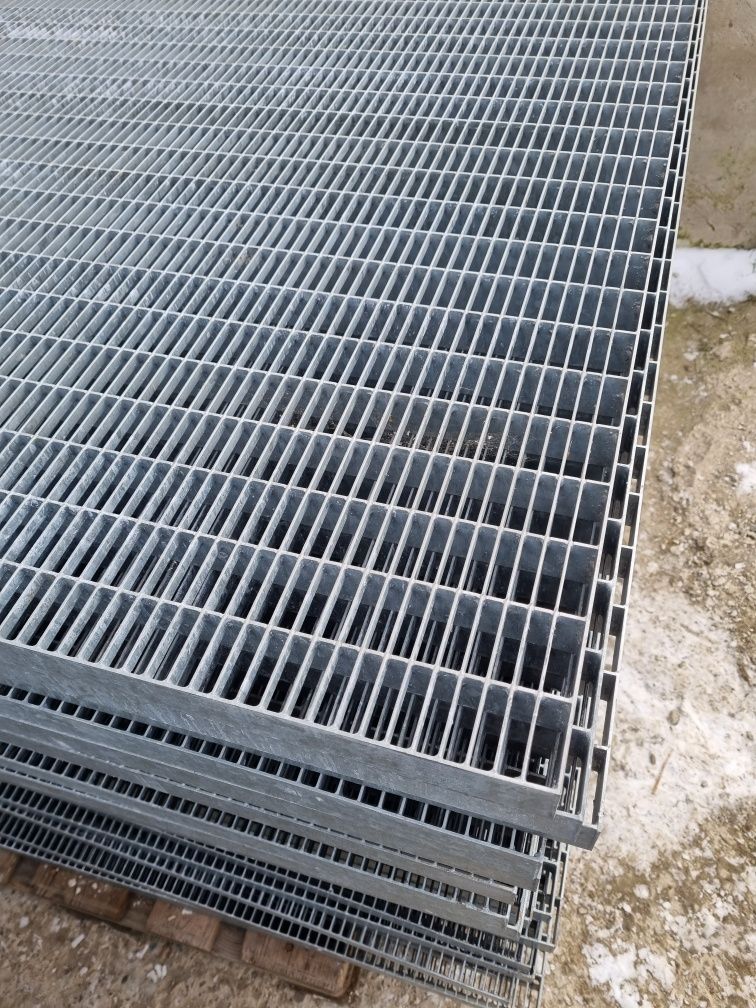 Grilaje metalice zincate