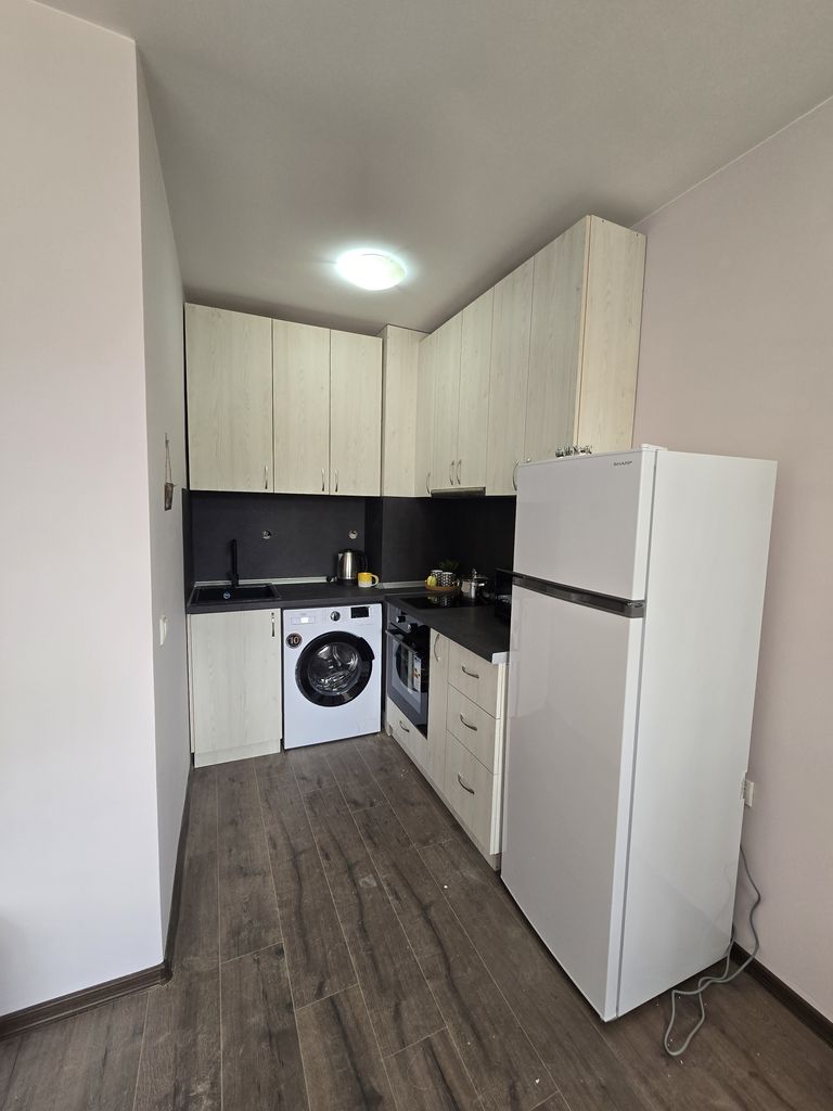 Дава се под наем Едностаен апартамент в Стара Загора, Била - 45 кв.м за 306 € - Снимка #1