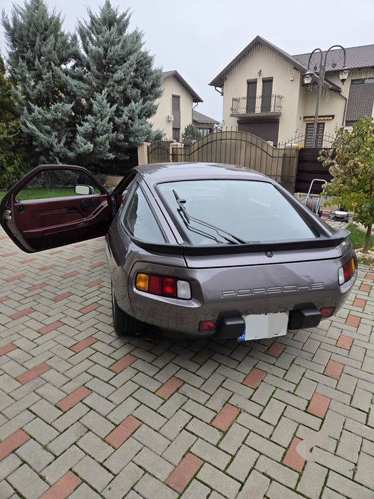 Porsche 928S 1984