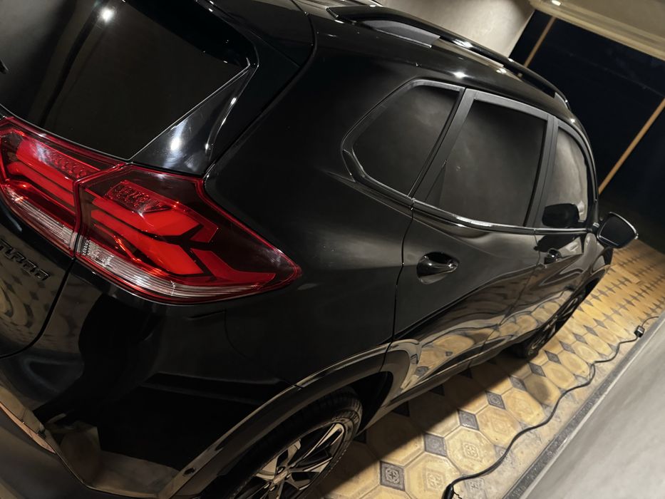 Tracker 2 Premier Plus (2025,  Апрель)