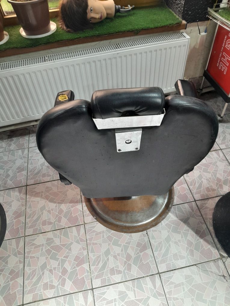 Sartaroshlik kreslosi sotiladi