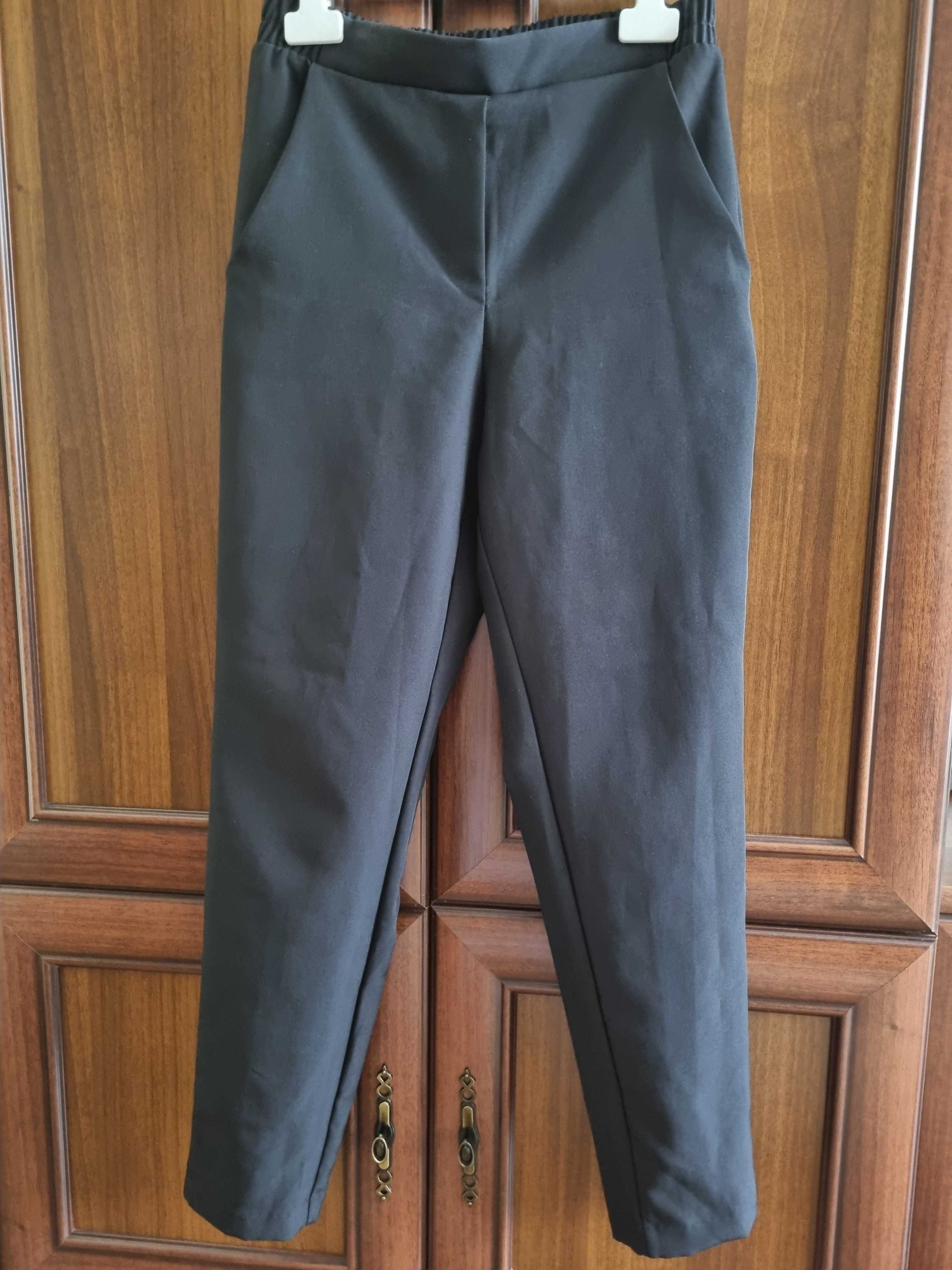 Pantaloni negri eleganti