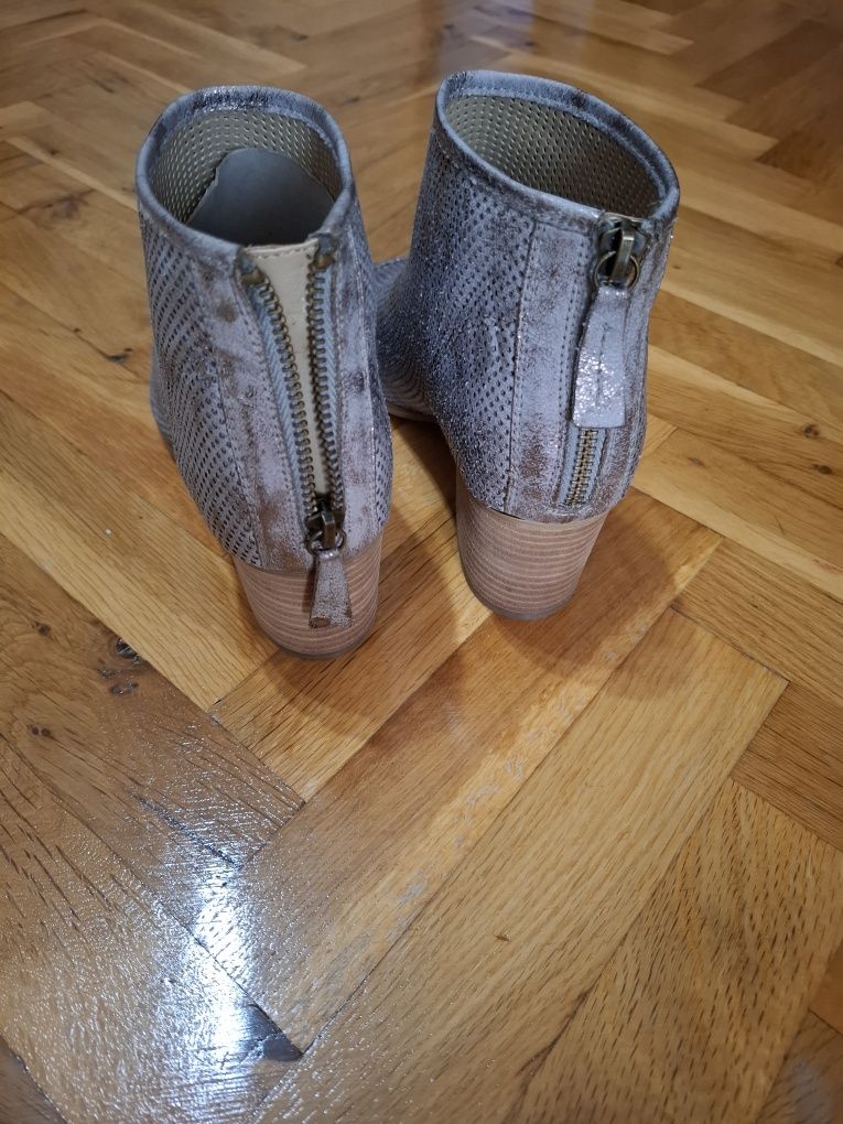 Нови дамски сандали