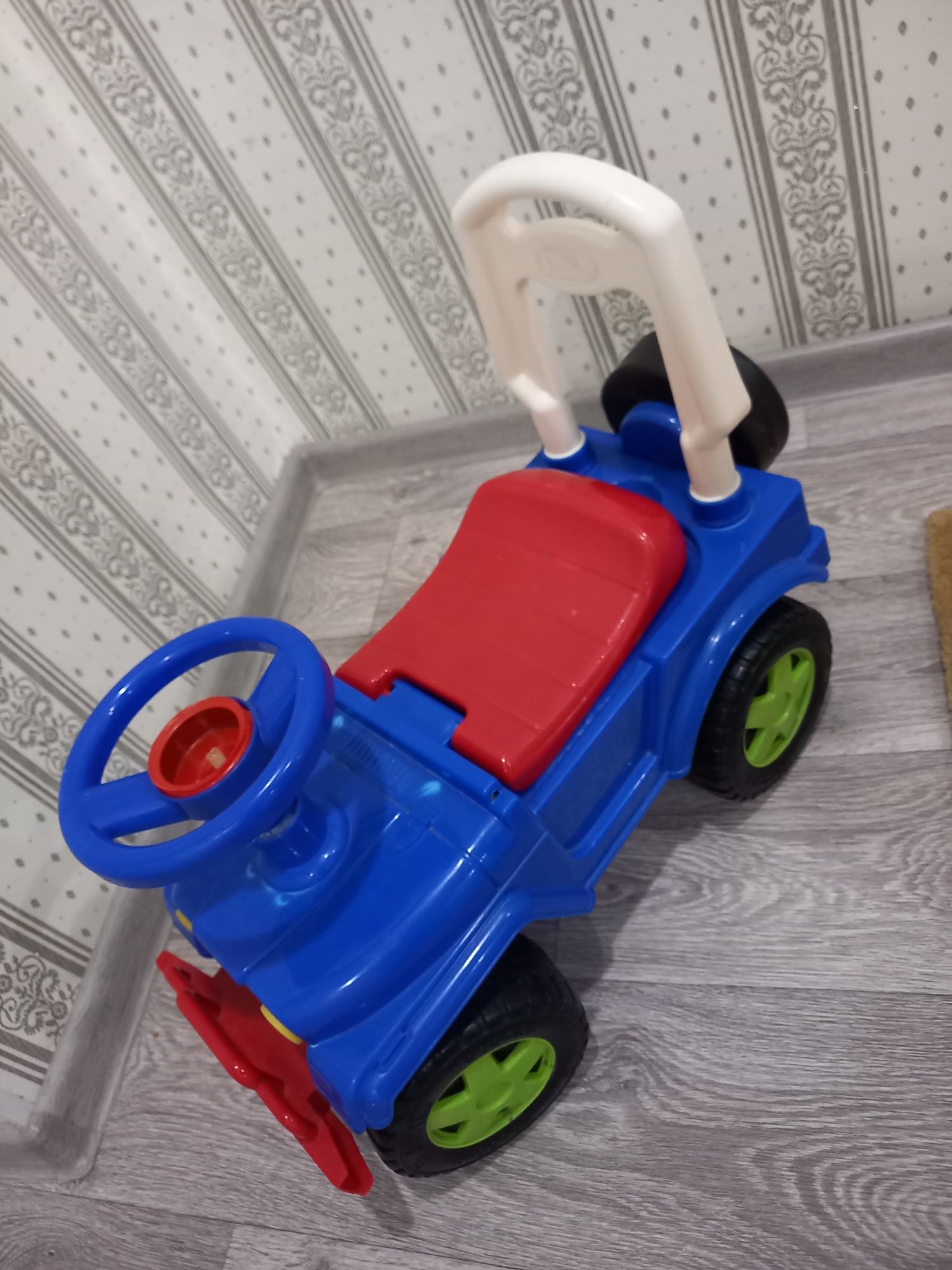 Трактор с сиденьем детский