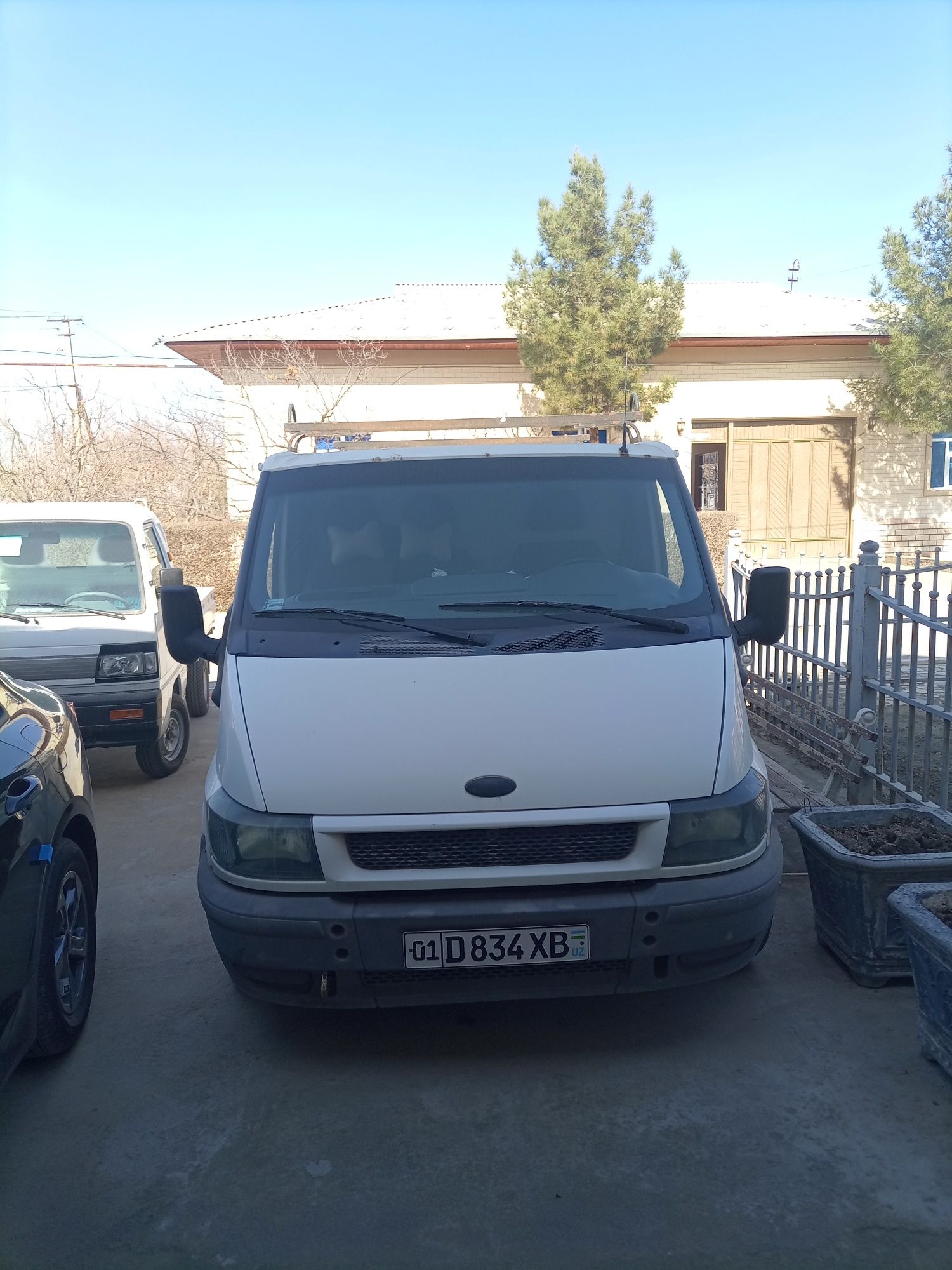 Ford transit sotiladi