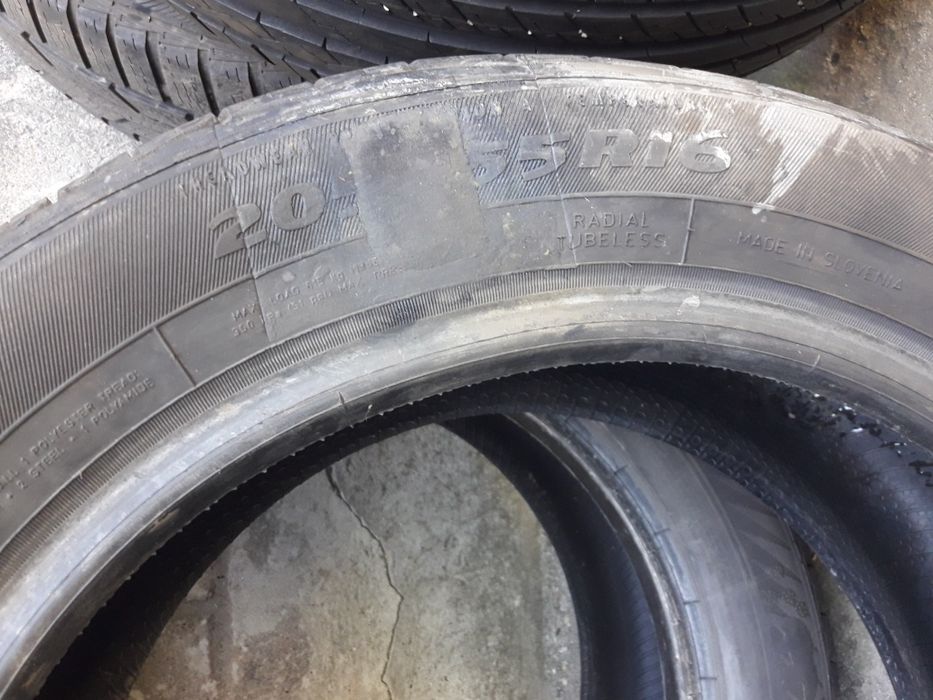 2 броя летни и 1 брой зимни гуми