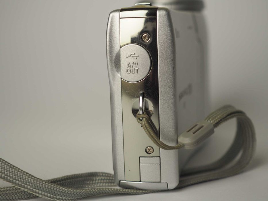 Nikon Coolpix S10 VR фотоапарат, въртящ се, 6 Mpix CCD сензор, работещ