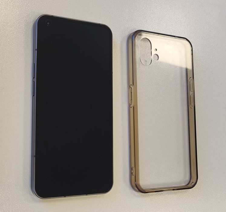 Nothing Phone 1 в гаранция - перфектно състояние