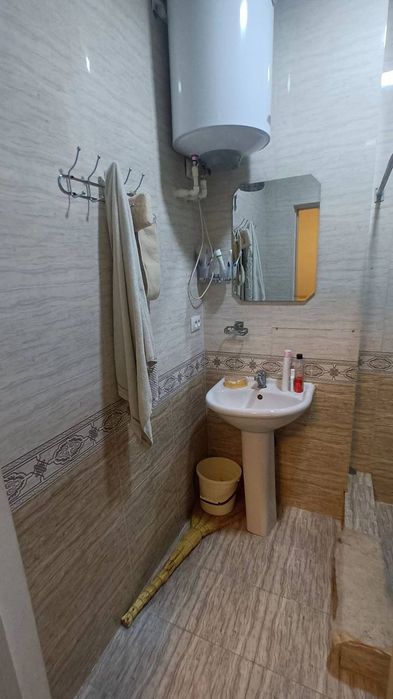 sergili 5mero Chinor 1xona sotiladi kadastri bor 1etaj Navastroyka