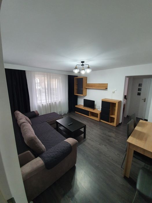 Închiriez  apartament  2 camere Micro 6