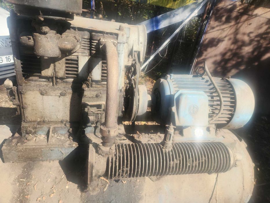 Vand compresor 3 pistoane capacitate 500 l functionabil.