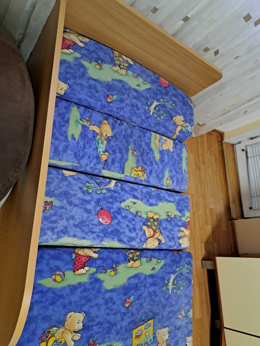 Детская кровать , длины регулируется.