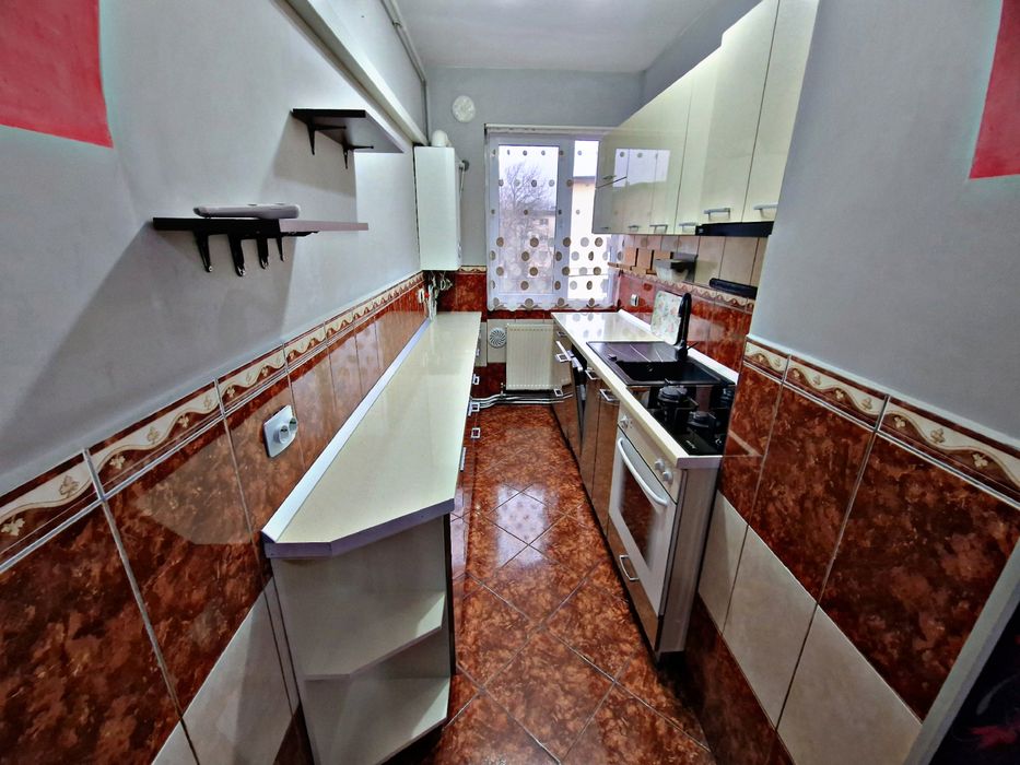 Inchiriez apartament cu 2 camere