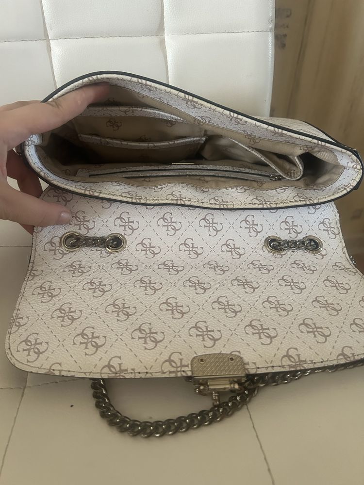 Дамска Чанта Guess