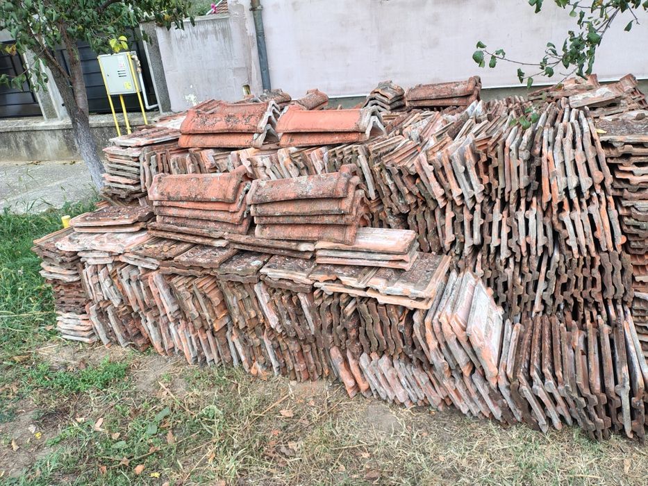 Vând țiglă dată jos de pe casăe lei