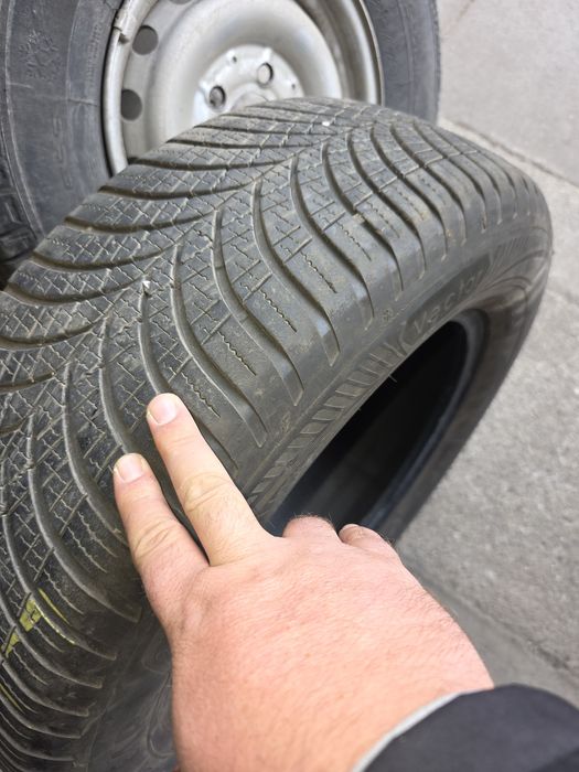 Гуми зимни 225 65 17 Goodyear dot20
