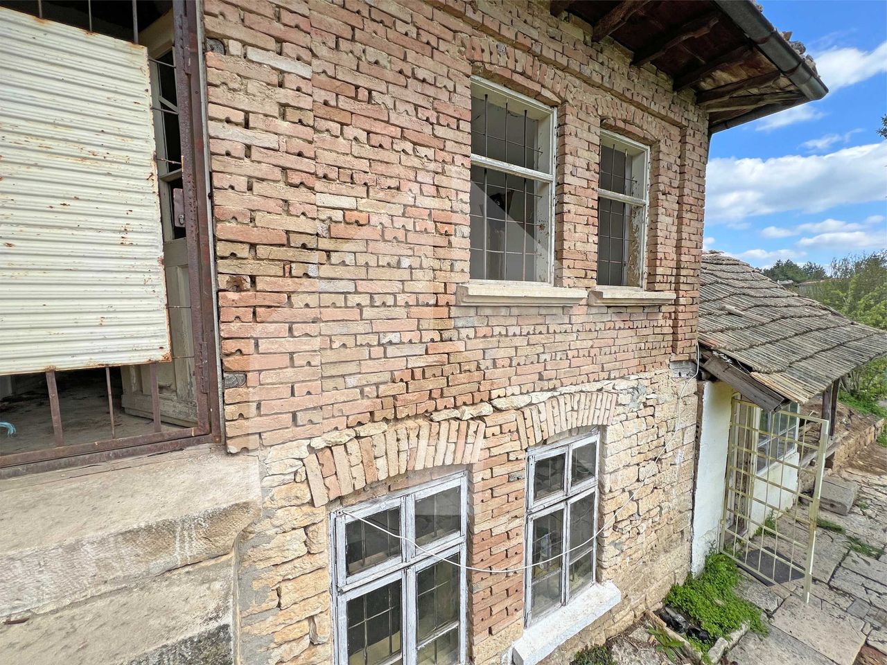 Продава се Къща в с. Мировци, Област Шумен - 116 кв.м за 75 €/кв.м - Снимка #13