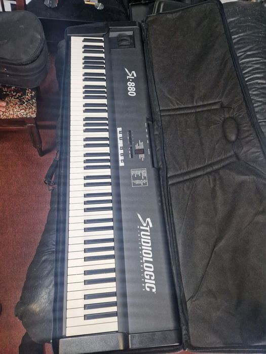 Pian sintetizat midi Sl 880