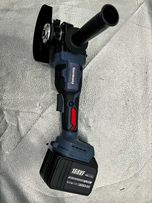 Polizor unghiular pe acumulator cu 2 baterii 349 lei