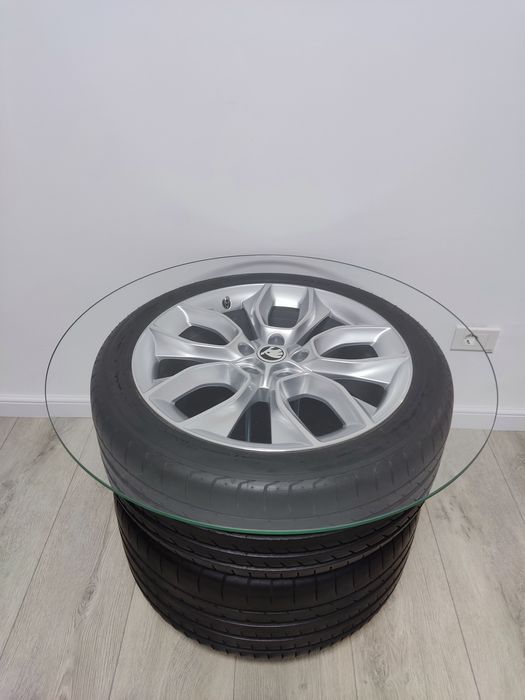 Masuta artizanala pentru cafea din roti auto