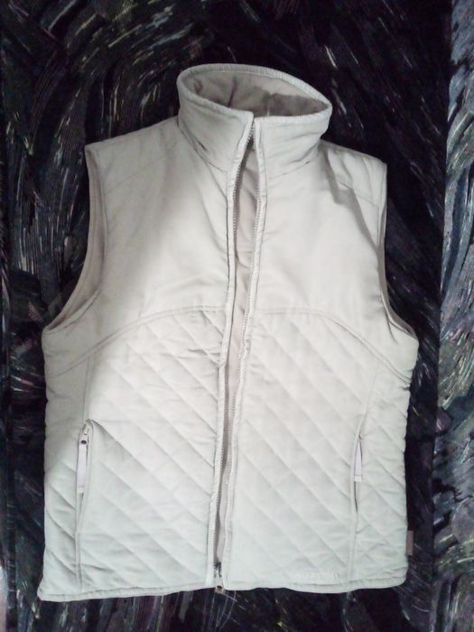 Жилетка теплая двусторонняя
