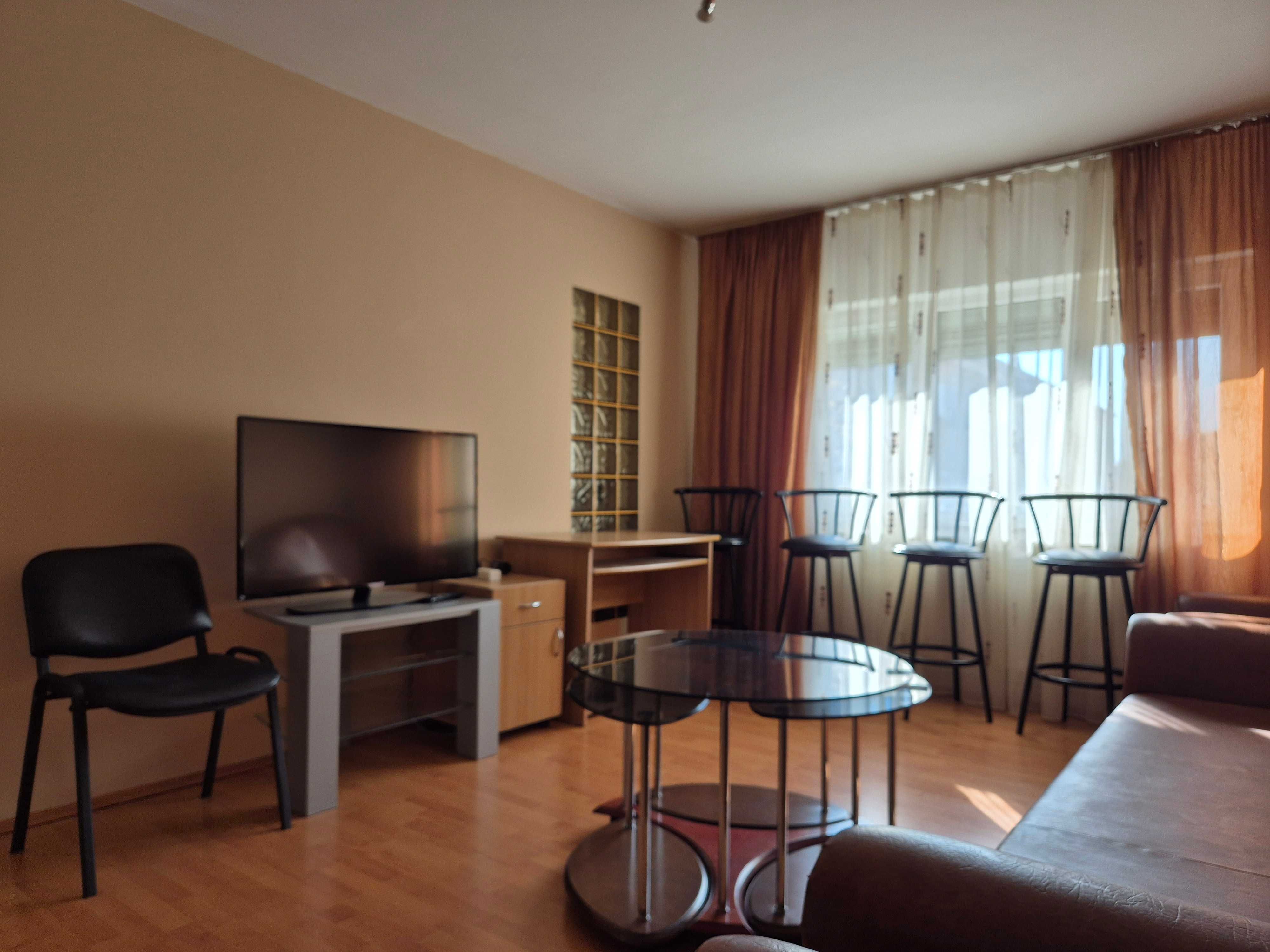 Proprietar închiriez apartament cu 2 camere zona Podgoria
