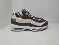 Маратонки Nike Air Max 95

Чисто нови с кутия.

Размер 42 стелка 27 см
