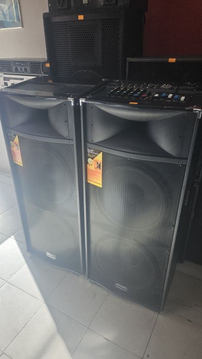 Големи караоке колони активни