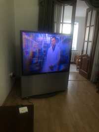 Большой экран! Телевизор SONY ( Япония)напольный.