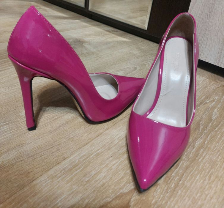 Продаётся женская обувь